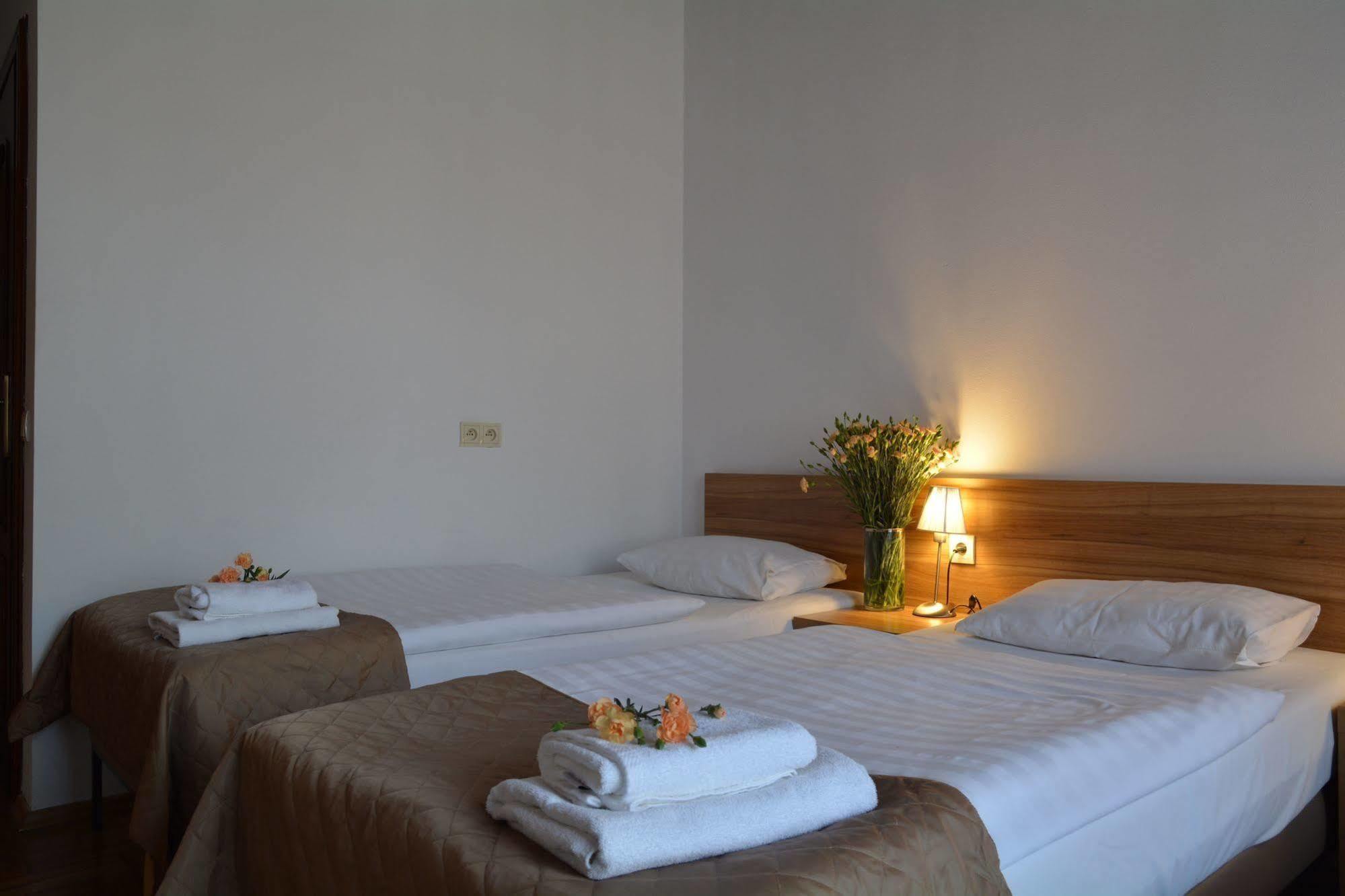 Aparthotel Pergamin Краків Екстер'єр фото